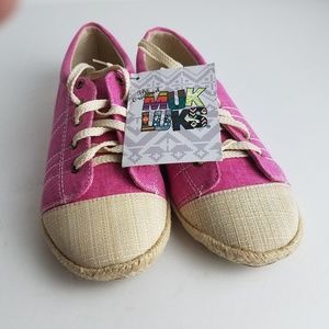 NWT MUK LUKS Paige Tie Fashion Sneaker Size 7